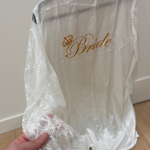 White Bride Robe with Gold Embroidery - Picture 2 of 3